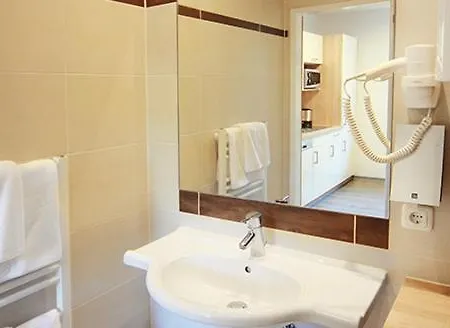 Hotell Goldener Adler 3*